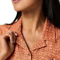 Hot Afuera Button Up Shirt, dame (Shimmer Cantaloupe) Dame Overdele·Skjorter